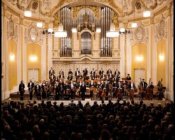 J. BRAHMS · Ungarischer Tanz Nr. 1 · Philharmonie Salzburg · Elisabeth Fuchs J. BRAHMS · Ungarischer Tanz Nr. 1 · Philharmonie Salzburg · Elisabeth Fuchs