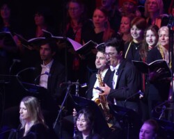 Let It Be · A Symphonic Tribute to THE BEATLES · Philharmonie Salzburg · Monika Ballwein · E. Fuchs Let It Be · A Symphonic Tribute to THE BEATLES · Salzburg Philharmonic · Monika Ballwein · E. Fuchs